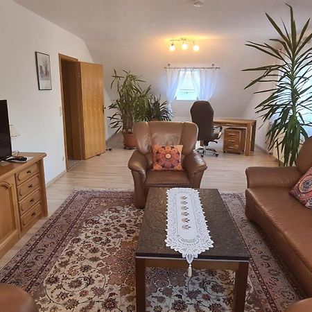 Gemuetliche 120 Qm Ferienwohnung Mit Balkon Adelsdorf 外观 照片