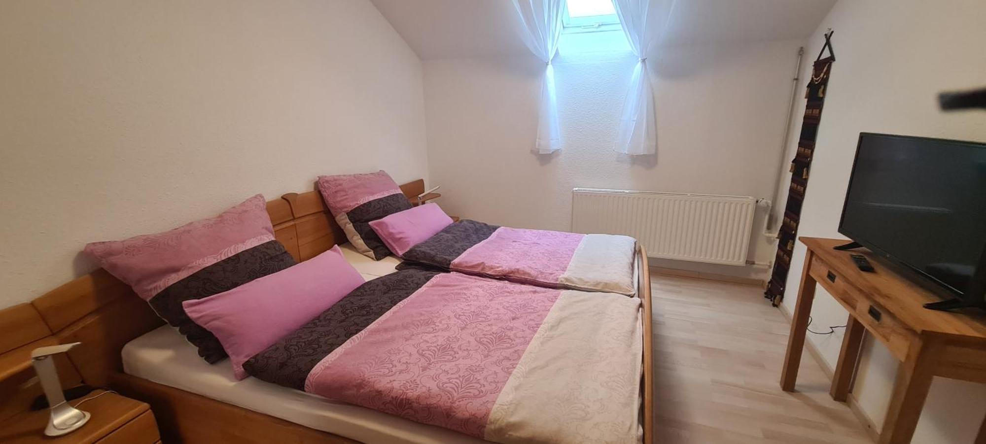 Gemuetliche 120 Qm Ferienwohnung Mit Balkon Adelsdorf 外观 照片